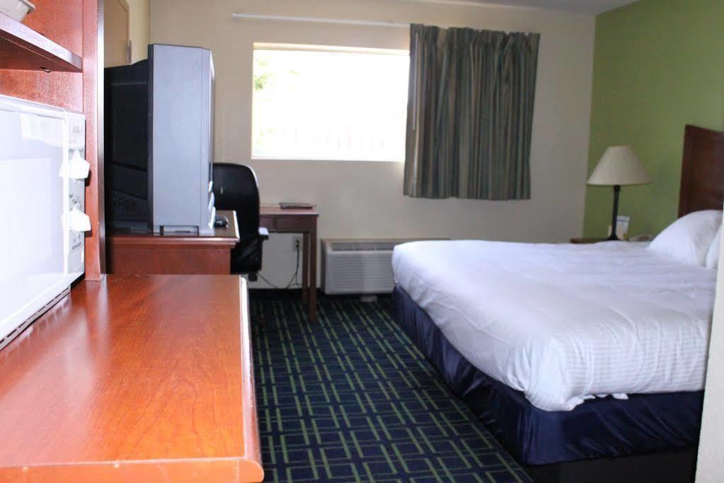Emerald Coast Inn & Suites Fort Walton Beach Buitenkant foto